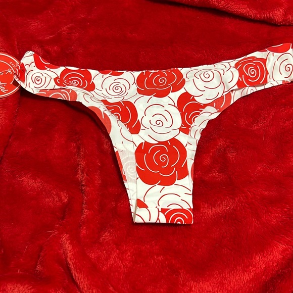 Splendies Women Thong - Medium
Just bought all with tags. #Splendies. - Picture 1 of 3